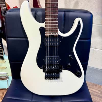 🔥2017🔥 Schecter Sun Valley Super Shredder FR~ Gloss White~ Floyd Rose! image 1