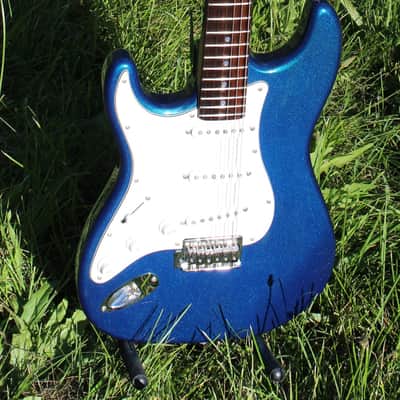 Aria Left Handed STG 2000s - Royal Blue Sparkle image 2