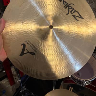 Zildjian 15" A Series New Beat Hi-Hat Cymbals (Pair) 2013 - Present - Traditional image 4