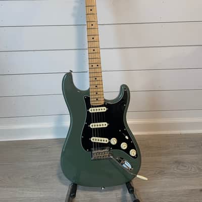 Fender Stratocaster 2015-2017 - Olive image 3