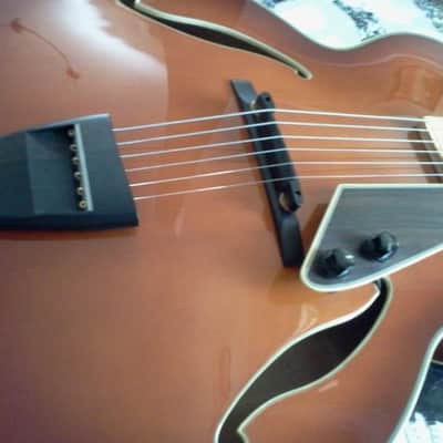 D'Aquisto DQ-NYE "New Yorker" Electric Jazz Guitar Almond Burst image 3