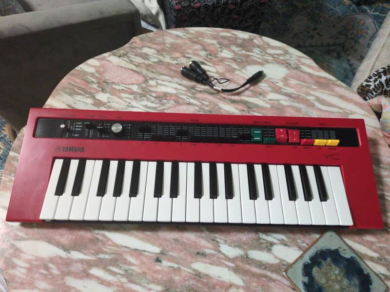 Yamaha Reface YC Mini Mobile Keyboard 2015 - Present - Red image 1