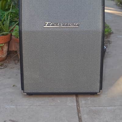 Traynor YBX212 150-Watt 2x12" Angled Guitar Speaker Cabinet