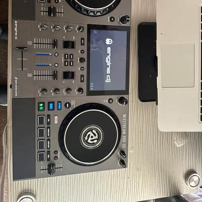 Numark Mixstream Pro Go 2-Channel Battery-Powered Standalone Streaming DJ Console 2023 - Present - Black image 3