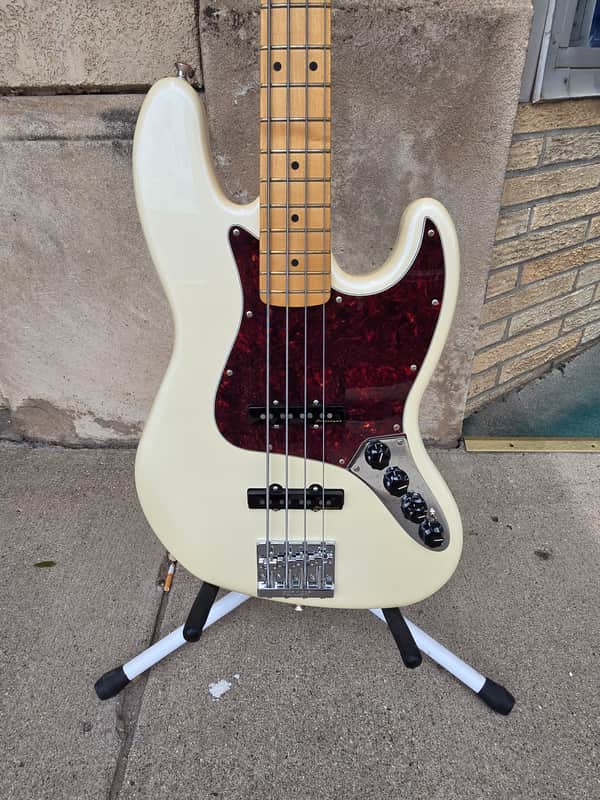 Fender Player Plus Jazz Bass with Maple Fretboard 2021 - Present - Olympic Pearl image 1