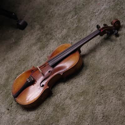 Used Vintage 4/4 Violin with hard case One-Piece flame back OLD image 4