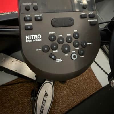 Alesis Nitro Mesh Kit Electronic Drum Set 2010s - Black image 3