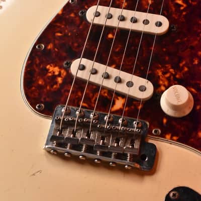 Fender Stratocaster 1965 - Olympic White with rare Tortoise guard image 10