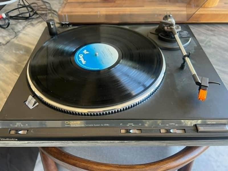 TECHNICS SL-QD35 DIRECT DRIVE TURNTABLE