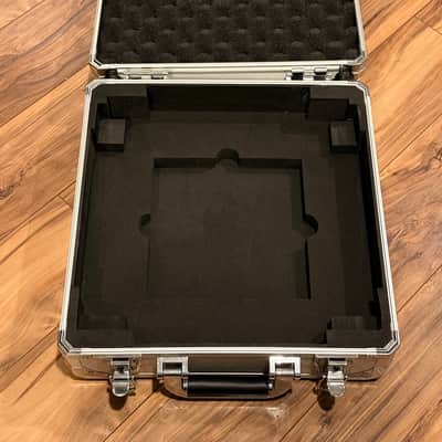 Native Instruments Maschine MKIII w/ Odyssey hard case image 3