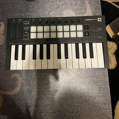 Novation Launchkey Mini MKIII MIDI Keyboard Controller 2019 - Present - Black