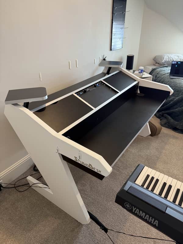 studio desk Virtuoso 2018 - Black and White image 1