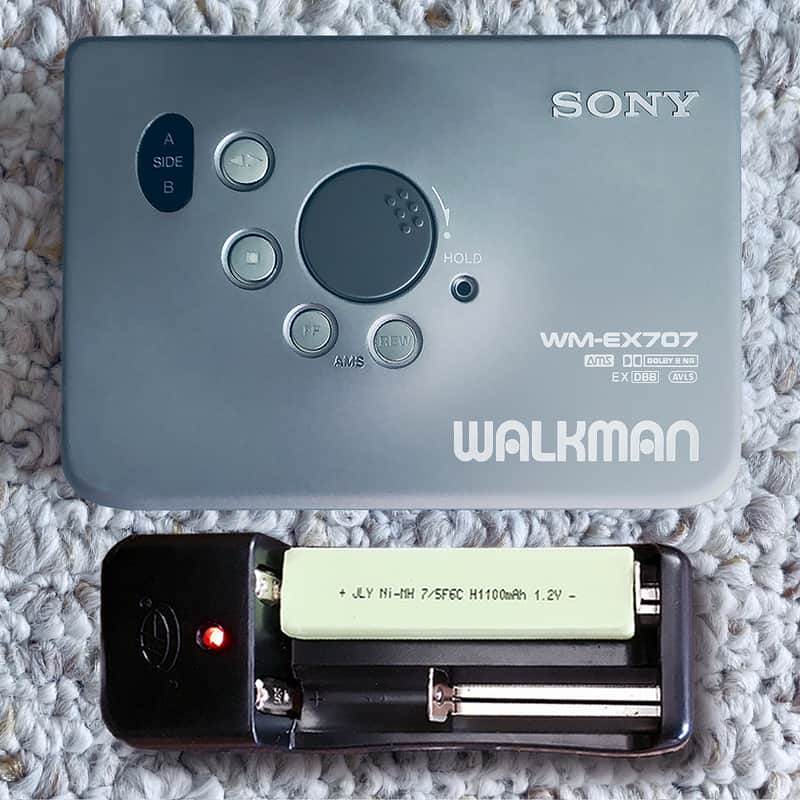 Immagine SONY WM-EX707 Walkman Cassette Player, Excellent Silver ! Working ! - 1