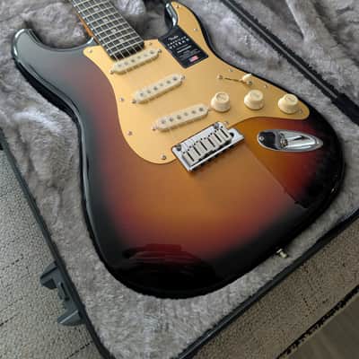 Fender American Ultra II Stratocaster with Ebony Fretboard 2024 - Present - Ultraburst image 2