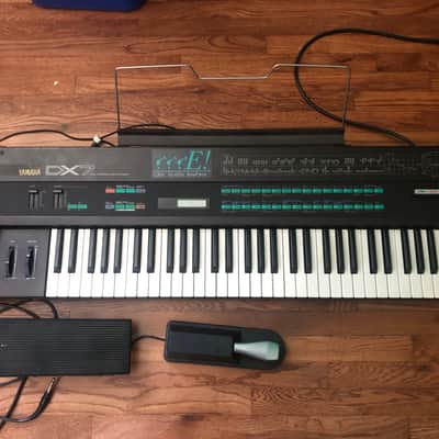 Yamaha DX7 With E! Modification and 8 memory carts 1985 - Used