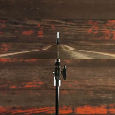 Paiste 22" Signature Traditionals Light Ride Cymbal - 2554g image 10