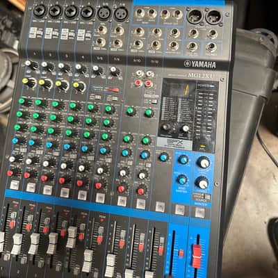 Yamaha MG12XU 12-Channel Analog Mixer 2016 - Present - Black image 7