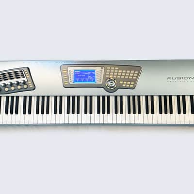 ALESIS Fusion 8HD Digital Audio Workstation 88-Key Synthesizer. Great Condition. SERVICED. Sounds Perfect !...