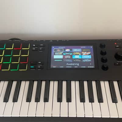 Akai MPC Key 61 Standalone Workstation Synthesizer 2022 - Present - Black Bild 2