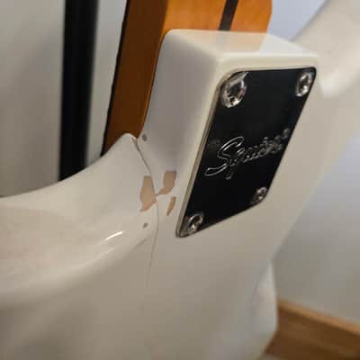 Squier Classic Vibe '60s Jaguar 2022 - Olympic White with Matching Headstock image 9