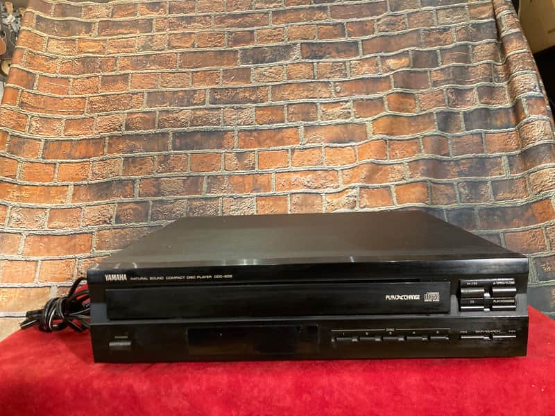 Yamaha CDC-502 5 disc CD Player(non-functioning) image 1