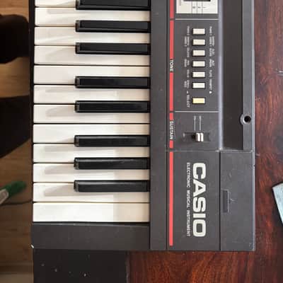 Casio CT-320 - Black image 4