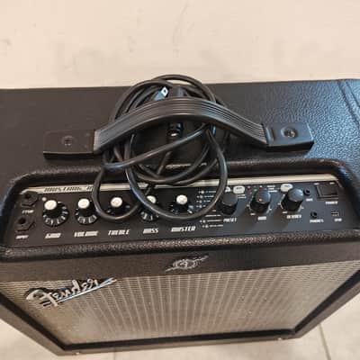 Fender Mustang II V.2 40-Watt 1x12" Modeling Guitar Combo 2013 - 2016 - Black image 3