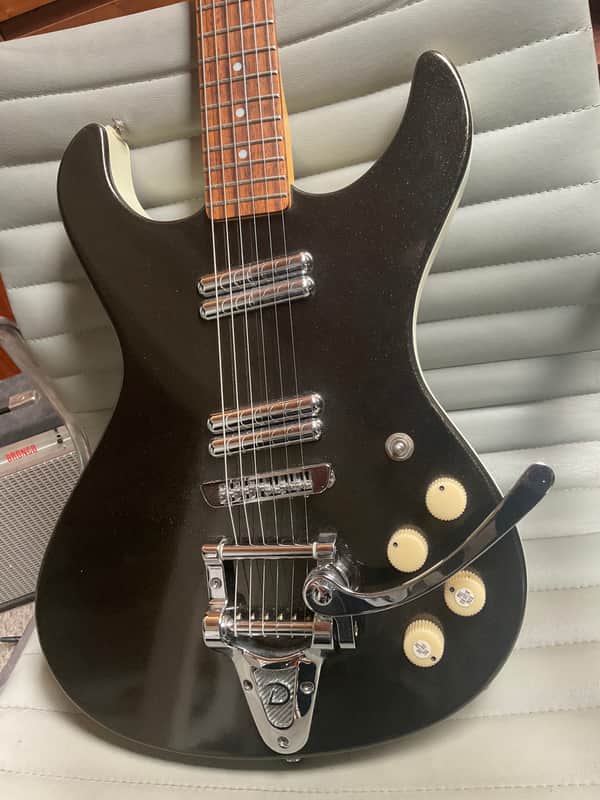 Danelectro Hodad with Tremolo 1998 - 2004 - Black/Gold Pearl image 1