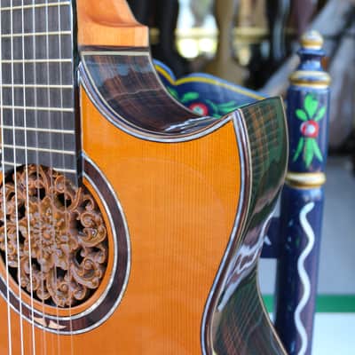 Juan Montes Rodriguez Flamenco guitar cutaway  Hardcase image 15