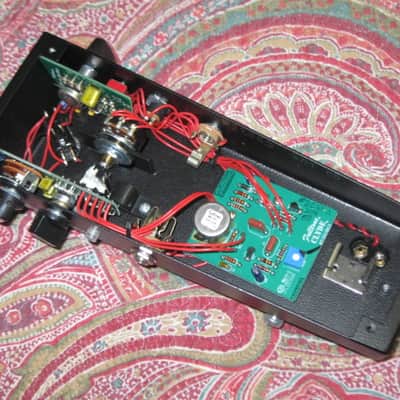 new old stock (2019) very near A+ Fulltone Clyde Deluxe, Black (orig Feet&Screws were switched to new Dunlop feet/screws)+ battery, strings, & copy of Owner's Manual (NO box, NO orig paperwork, NO sticker) image 5