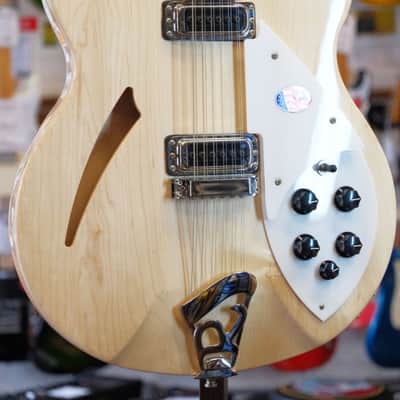 Rickenbacker 330/12, Mapleglo image 5