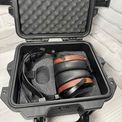 Audeze Case for Headphones image 3