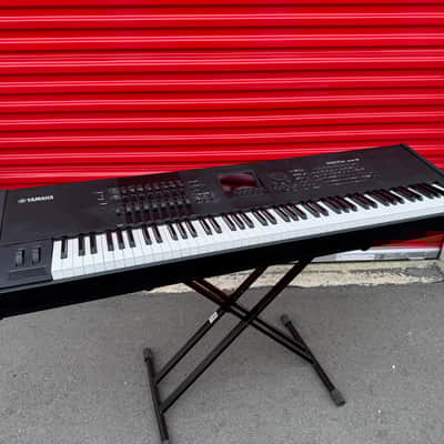 Yamaha Motif XF 8 Production Synthesizer 2010s - Gray