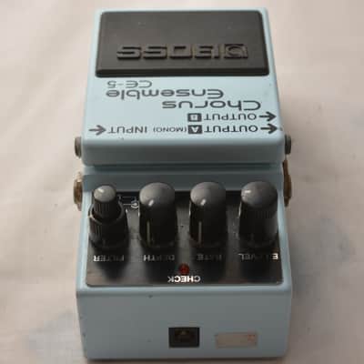 BOSS CE-5 Chorus Ensemble (Blue or Pink Label) 1992 Vintage Guitar Effect Pedal Serial BE30377 Made in Taiwan image 6