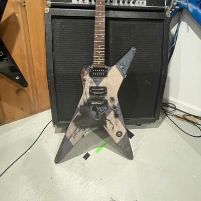 Washburn Dimebag G17 Alien skull 333 2004 - Alien skull image 1
