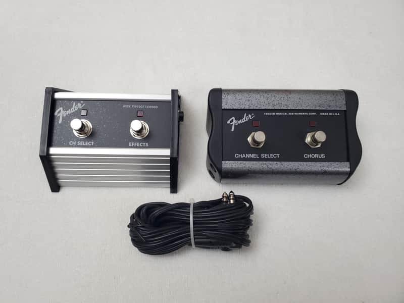 Fender 099-4057-000 2-Button Channel/Chorus On/Off Footswitch with 1/4" Jack for Princeton