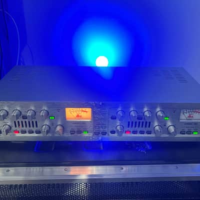 dbx 586 2-Channel Vaccuum Tube Preamplifier - Silver image 6