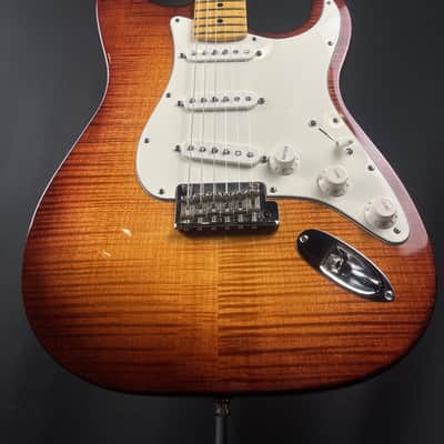 Fender American Select Series Stratocaster w Flame Maple cap 2011 - Gloss Dark Cherry Burst image 4