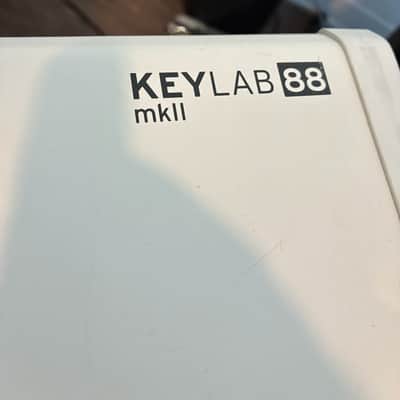 Arturia KeyLab 88 MkII MIDI Controller 2019 - Present - White image 7