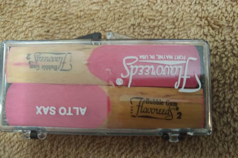 Flavoreeds Alto Sax  reeds - Strength = 2  / Bubble Gum Flavor (2 reeds per box) 1995 Wood image 1