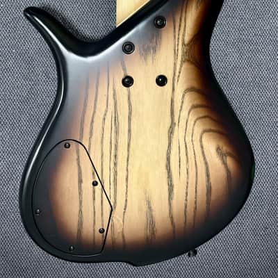 F Bass BN5 image 2