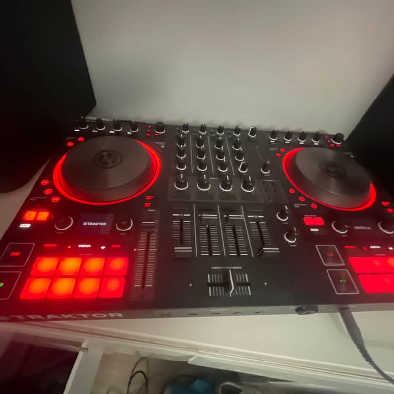 2018 Native Instruments Traktor Kontrol S4 MK3 + LG Gram 17 L…