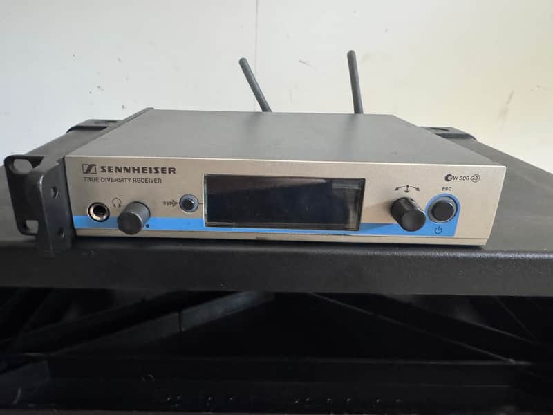 Sennheiser True Diversity Receiver EM 500 2000 - silver image 1