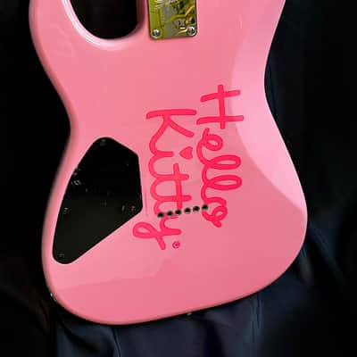 Squier Hello Kitty Stratocaster 2006 - Pink - VGC image 6