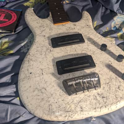 Peavey Foundation Fretless 1983 Marble image 1