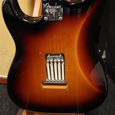 Fender LTD American Professional Stratocaster with Rosewood Neck 2016 - 3-Color Sunburst image 5