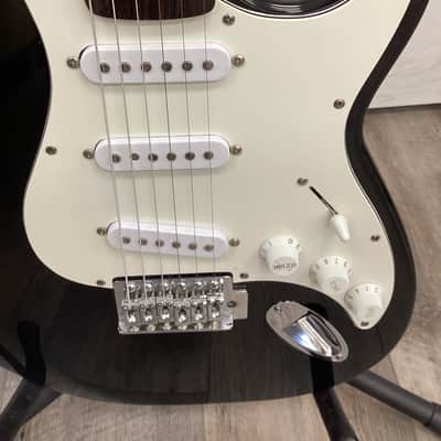 Silvertone STRAT STYLE LATE 2000’s - BLACK image 4