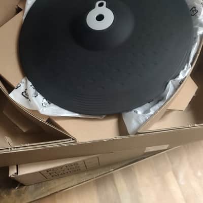 Yamaha PCY135 3-Zone 13" Electronic Cymbal Pad 2015 - Present - Black image 2