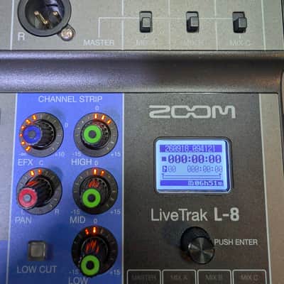 Zoom LiveTrak L-8 Digital Mixer / Recorder image 7