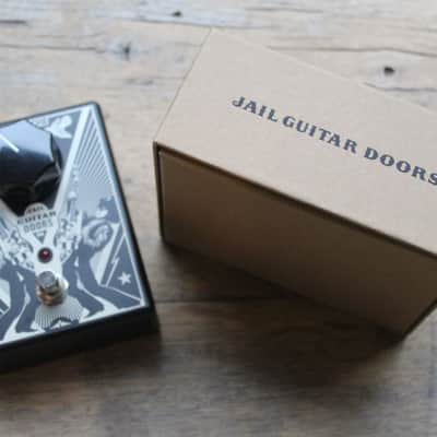 MXR Jail Guitar Doors Overdrive Limited Edition Black / White image 5